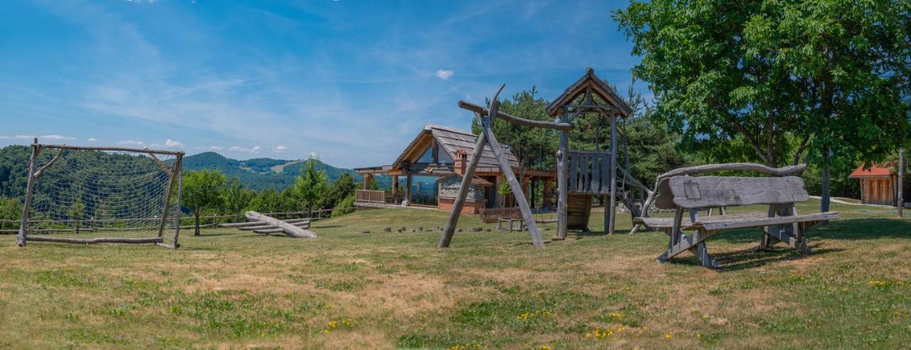 Holiday Home Ernest Zelezni With Hot Tub 이반치나고리차 외부 사진