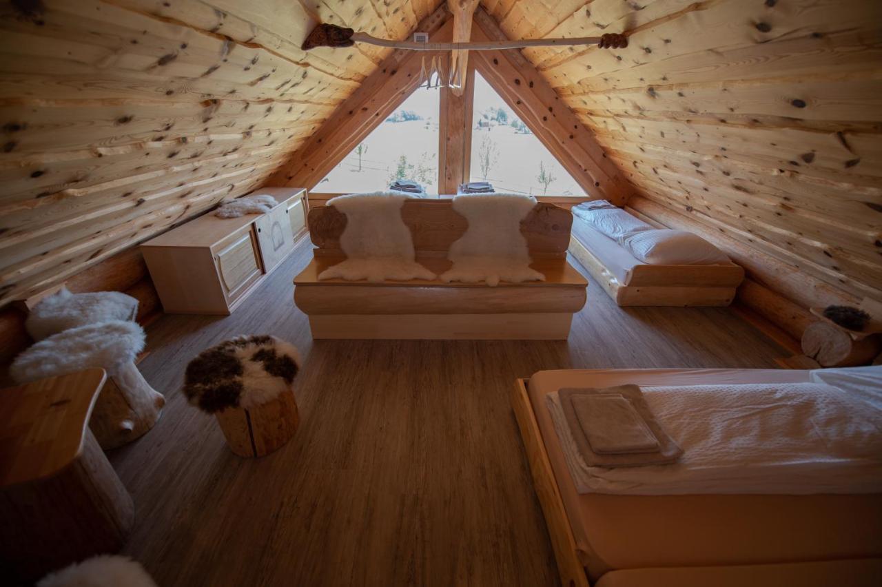 Holiday Home Ernest Zelezni With Hot Tub 이반치나고리차 외부 사진